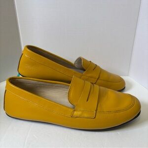 Mustard Yellow Leather Loafers in Good Condition. Size 39/8/8.5.